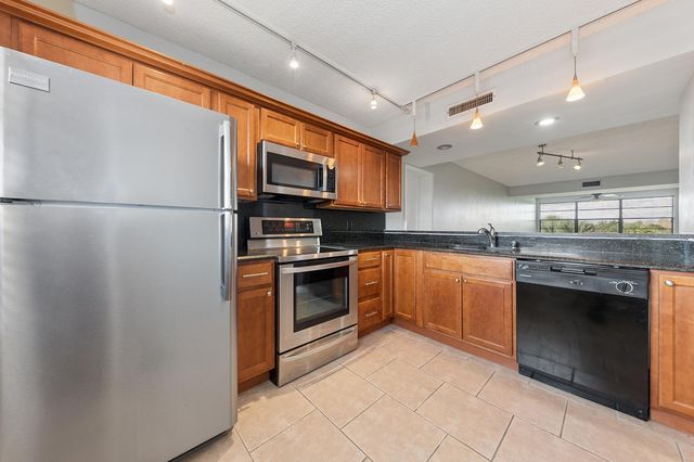 3507 Village Boulevard 402, West Palm Beach, FL 33409