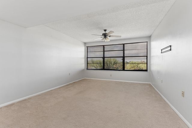 3507 Village Boulevard 402, West Palm Beach, FL 33409