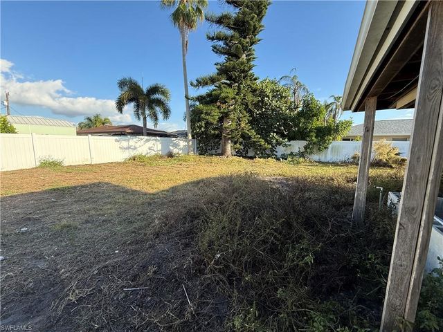 3713 SE 8th AVE, Cape Coral, FL 33904