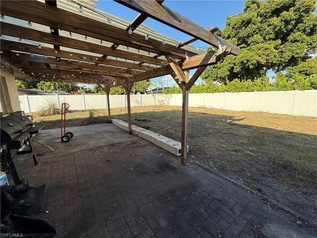 3713 SE 8th AVE, Cape Coral, FL 33904