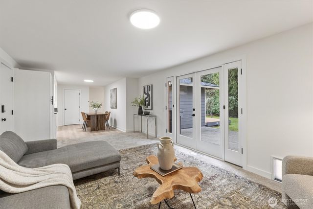 10009 161st Avenue NE, Redmond, WA 98052