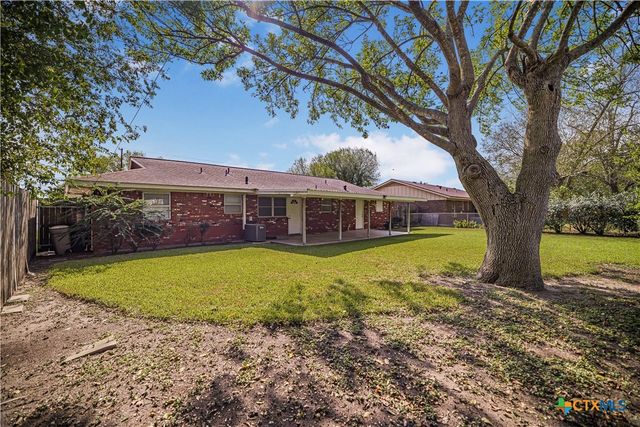 3104 Erwin Avenue, Victoria, TX 77901