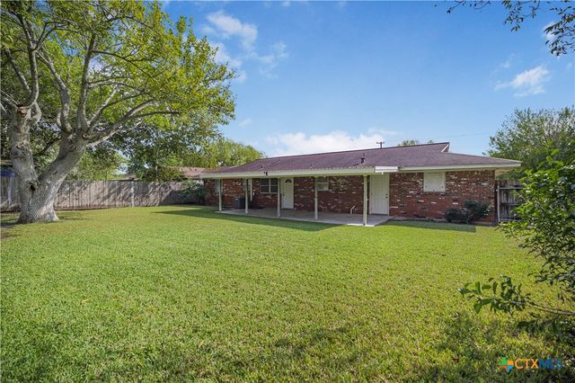 3104 Erwin Avenue, Victoria, TX 77901