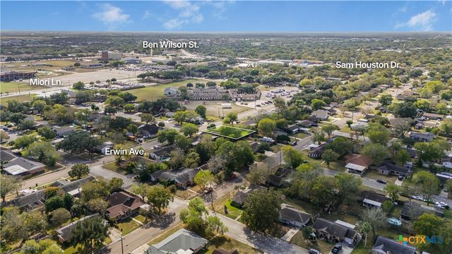 3104 Erwin Avenue, Victoria, TX 77901