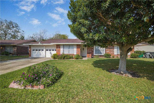 3104 Erwin Avenue, Victoria, TX 77901