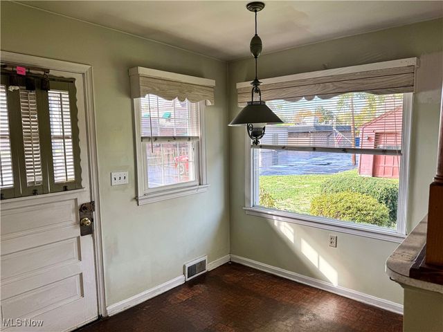 22 N Arlington Avenue, Niles, OH 44446