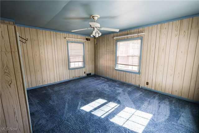 22 N Arlington Avenue, Niles, OH 44446