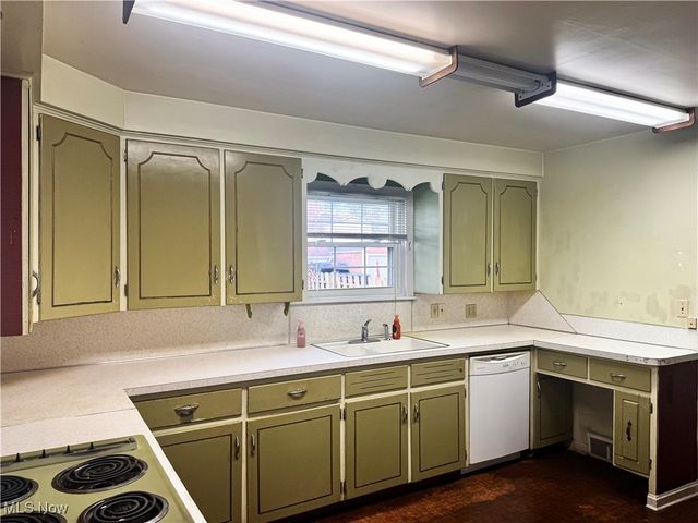 22 N Arlington Avenue, Niles, OH 44446