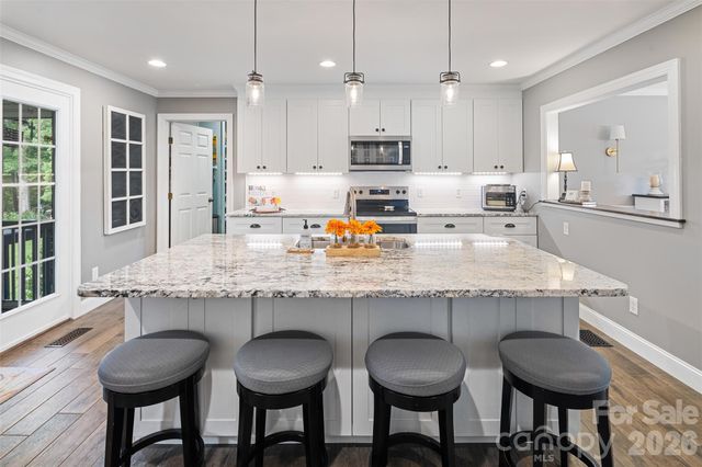 1413 Windemere Lane, Hickory, NC 28602