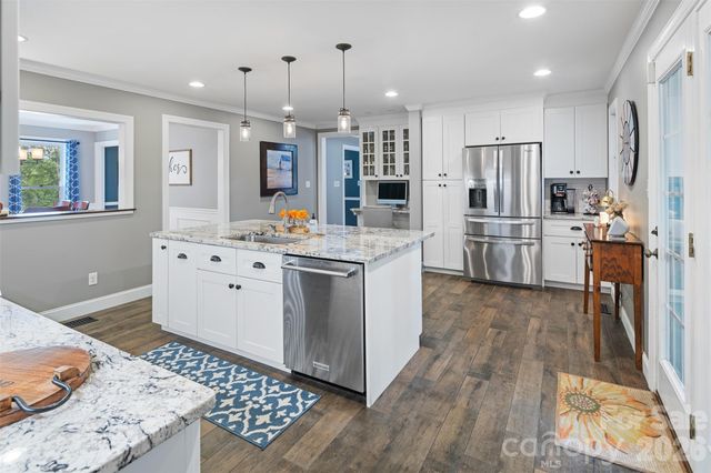 1413 Windemere Lane, Hickory, NC 28602