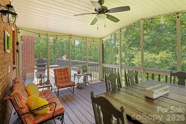 1413 Windemere Lane, Hickory, NC 28602