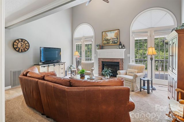 1413 Windemere Lane, Hickory, NC 28602