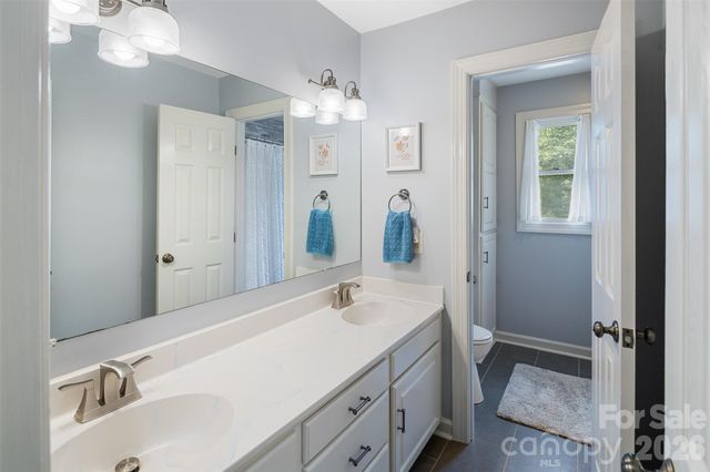 1413 Windemere Lane, Hickory, NC 28602