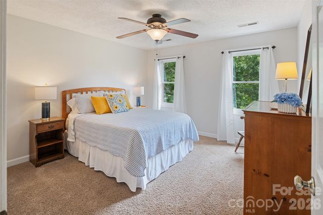 1413 Windemere Lane, Hickory, NC 28602