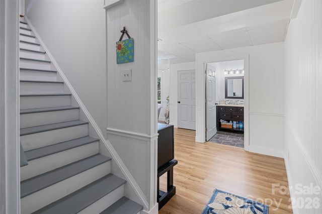 1413 Windemere Lane, Hickory, NC 28602