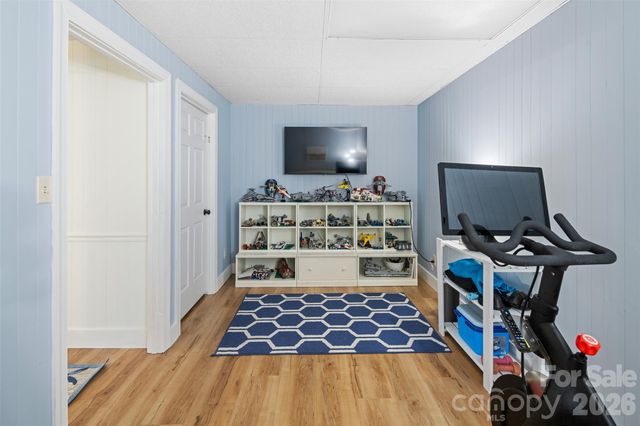 1413 Windemere Lane, Hickory, NC 28602