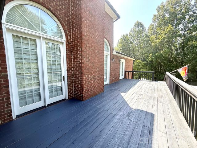 1413 Windemere Lane, Hickory, NC 28602