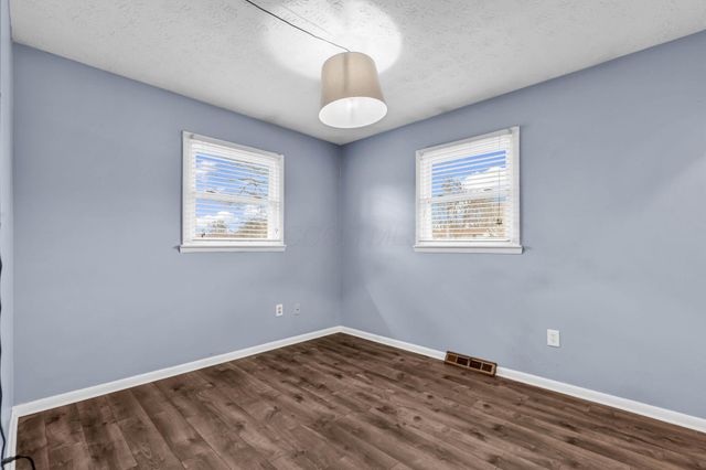 4877 Hayes Road, Groveport, OH 43125