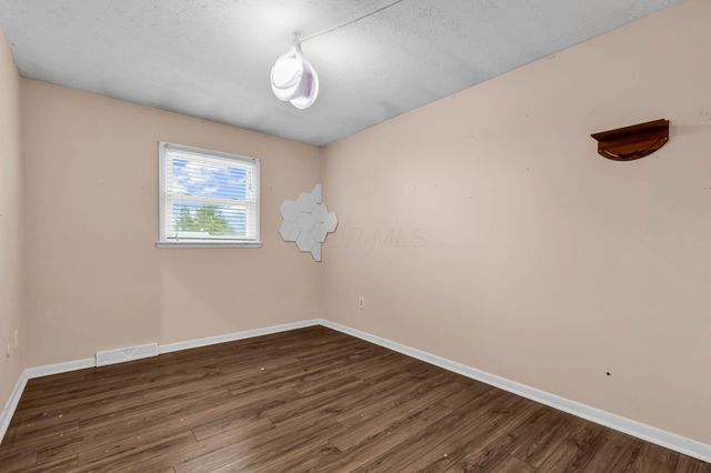 4877 Hayes Road, Groveport, OH 43125