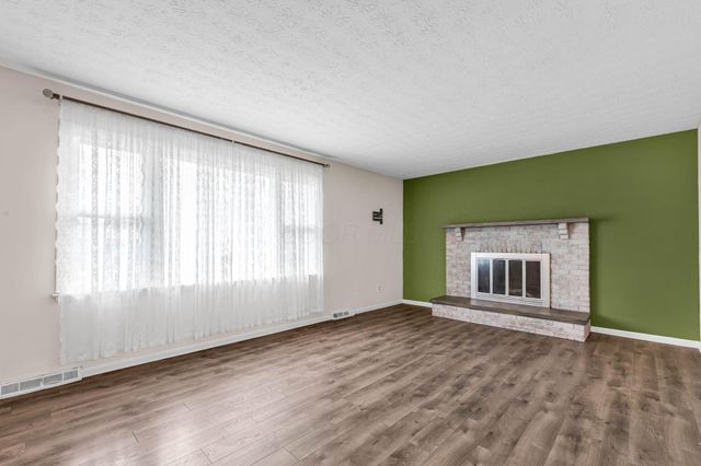 4877 Hayes Road, Groveport, OH 43125