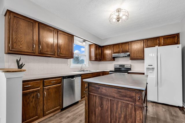 4877 Hayes Road, Groveport, OH 43125