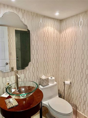 6423 Collins Ave 306, Miami Beach, FL 33141