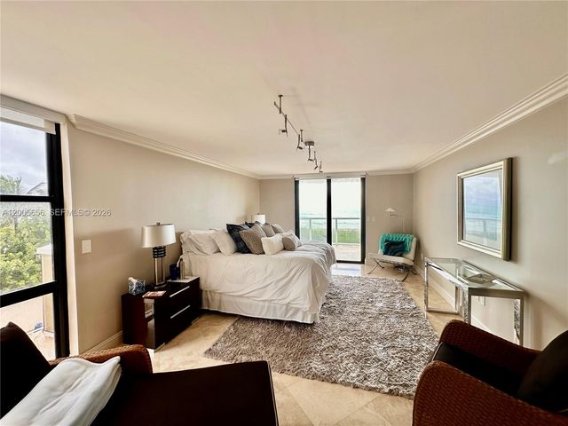 6423 Collins Ave 306, Miami Beach, FL 33141