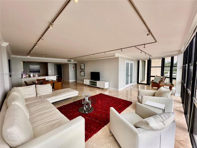 6423 Collins Ave 306, Miami Beach, FL 33141