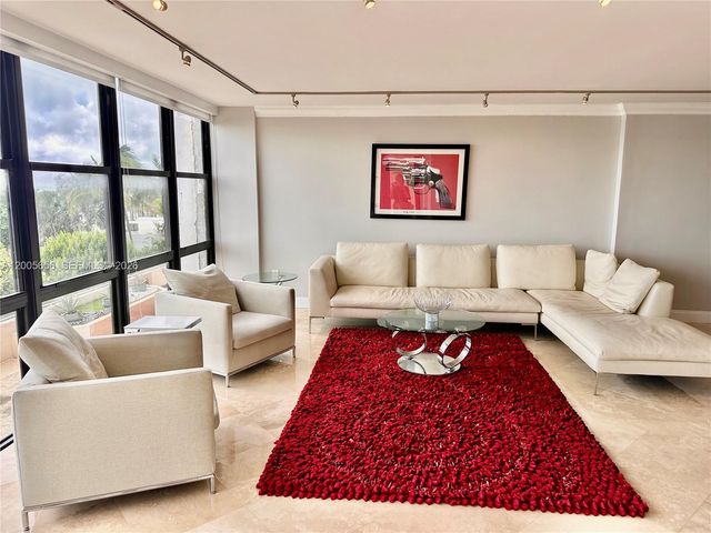 6423 Collins Ave 306, Miami Beach, FL 33141