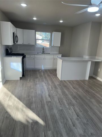 9935 Algiers Road B, Houston, TX 77041