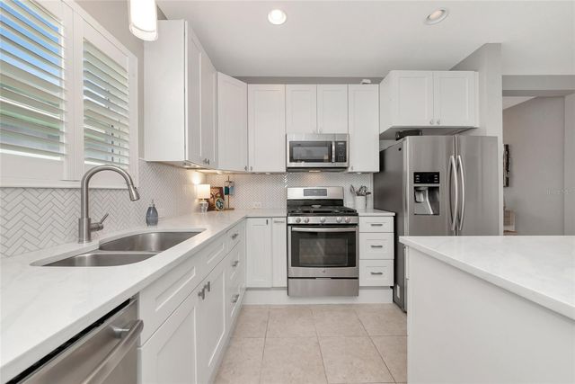 4207 COTTAGE HILL AVENUE, Parrish, FL 34219