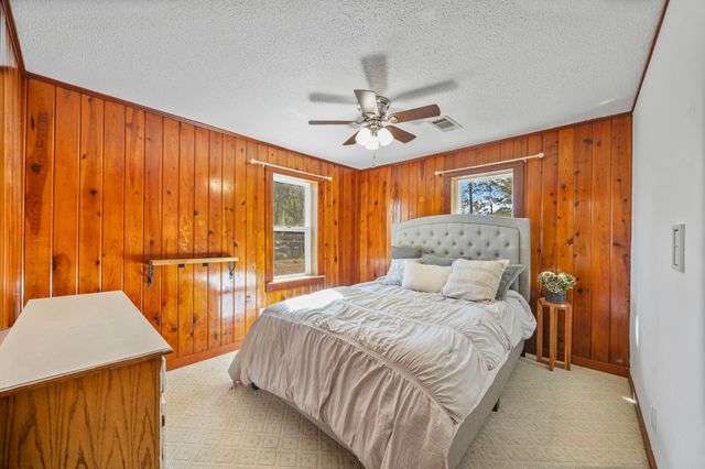 894 E Williams Avenue, Crestview, FL 32539