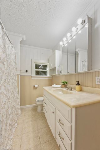 894 E Williams Avenue, Crestview, FL 32539