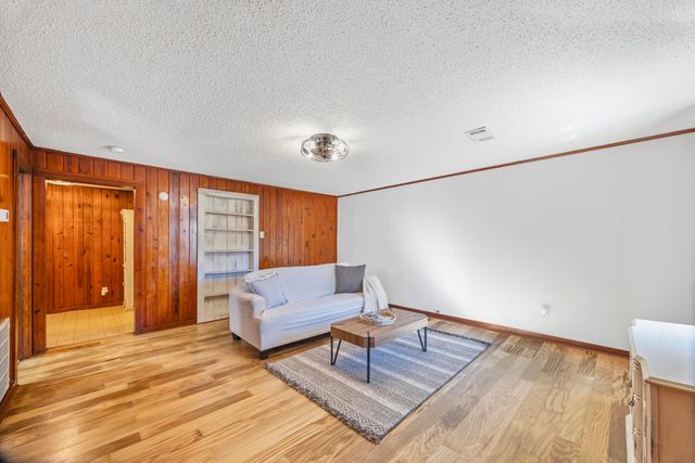 894 E Williams Avenue, Crestview, FL 32539