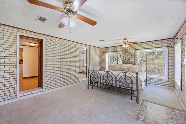 894 E Williams Avenue, Crestview, FL 32539