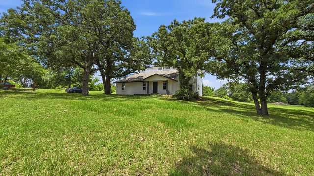 1225 Shannon Drive, Cleburne, TX 76031