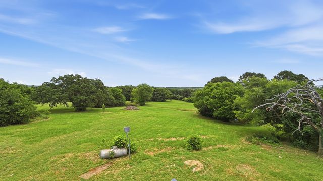 1225 Shannon Drive, Cleburne, TX 76031
