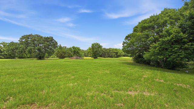 1225 Shannon Drive, Cleburne, TX 76031