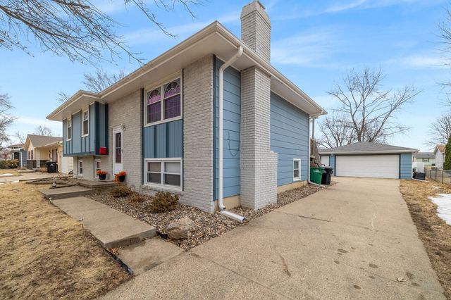 613 NW Beechwood Street, Ankeny, IA 50023