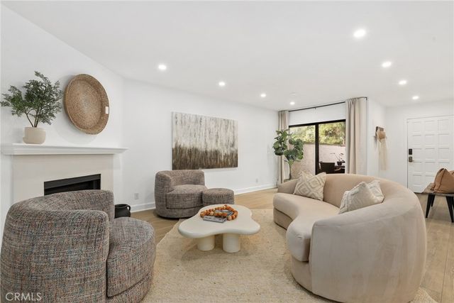 21500 Califa Street 184, Woodland Hills, CA 91367