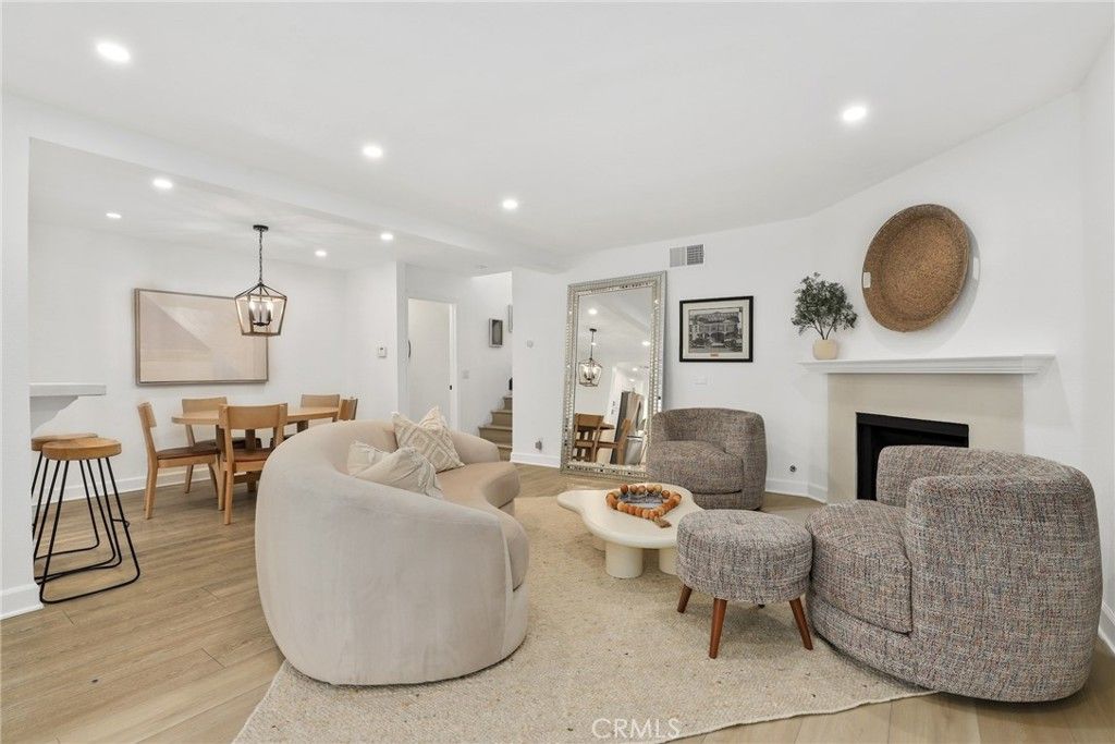 21500 Califa Street 184, Woodland Hills, CA 91367