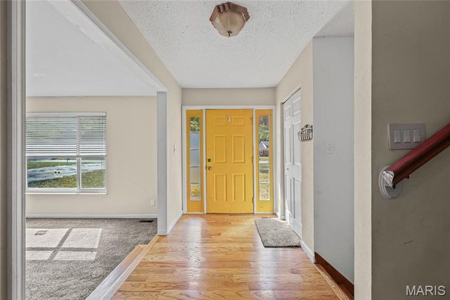 5967 Town And Country Lane, House Springs, MO 63051