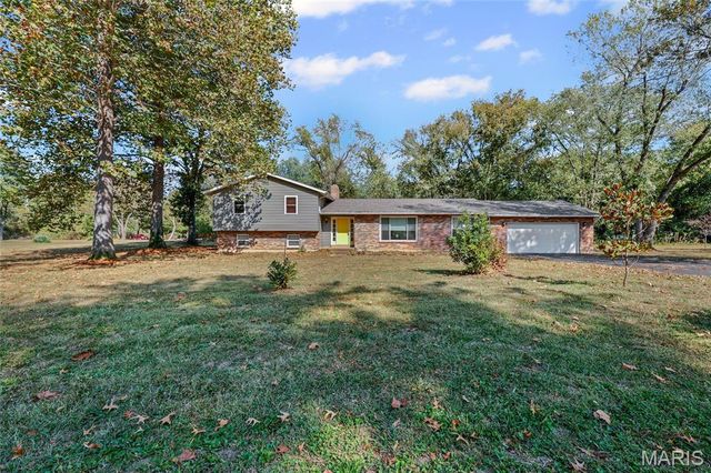 5967 Town And Country Lane, House Springs, MO 63051