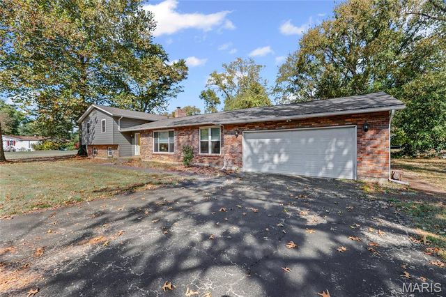 5967 Town And Country Lane, House Springs, MO 63051