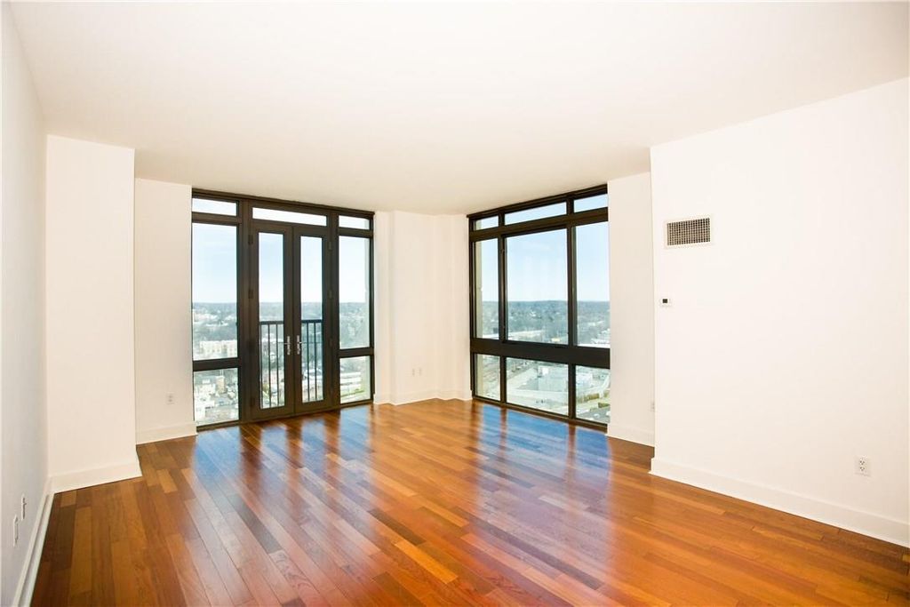 175 Huguenot St 1801, New Rochelle, NY 10801