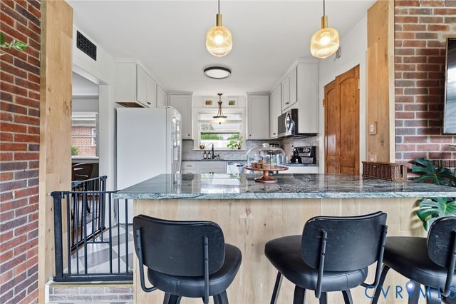5306 Monument Ave, Richmond, VA 23226