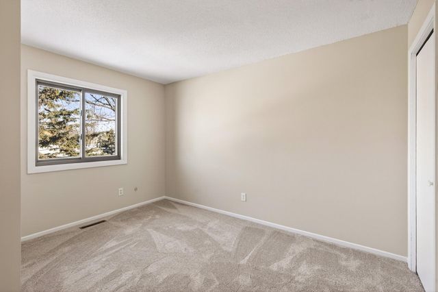 3287 Arcade Street S, Vadnais Heights, MN 55127