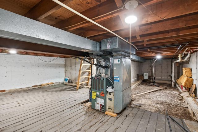 3287 Arcade Street S, Vadnais Heights, MN 55127