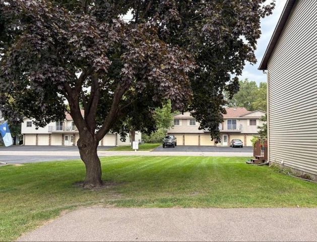 3287 Arcade Street S, Vadnais Heights, MN 55127