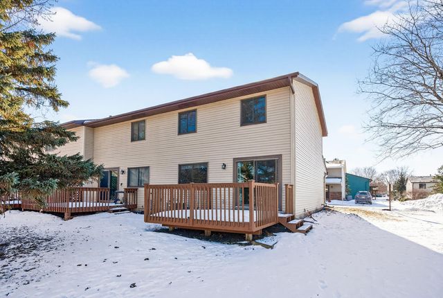 3287 Arcade Street S, Vadnais Heights, MN 55127